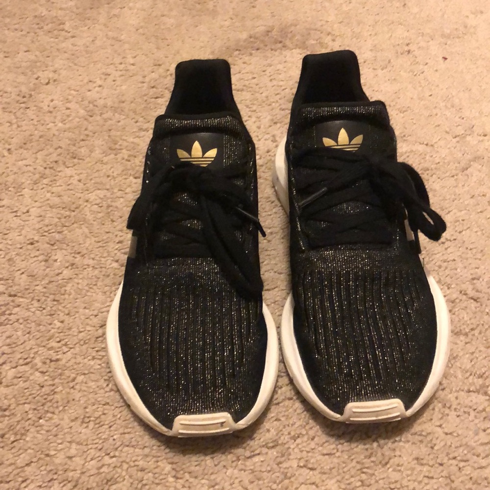 Adidas Sneakers